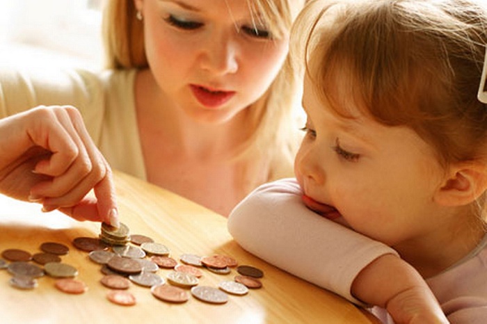 Выплаты на детей меньше прожиточного минимума: как изменить ситуацию?